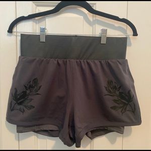 Fabletics Olesia Shine Short
